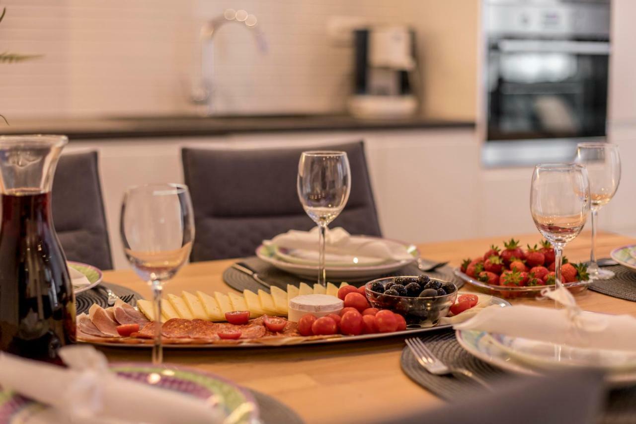 Апартаменты Apartman Nikola Подстрана Экстерьер фото